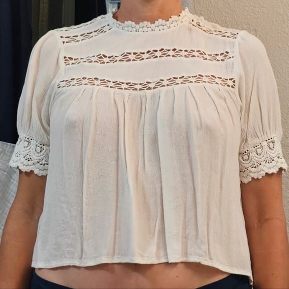 EUC 🔹️ Forever 21 🔹️Button-Down Crochet Lace Top Size Med - Reversible - Picture 4 of 6